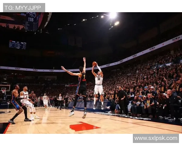 德阿隆福克斯如何在NBA赛场上崭露头角并引领国王队崛起