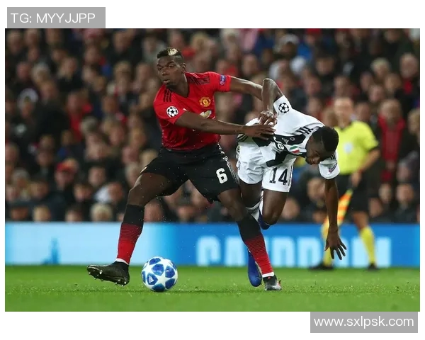 尤文图斯与曼联激战正酣谁能在这场巅峰对决中笑到最后